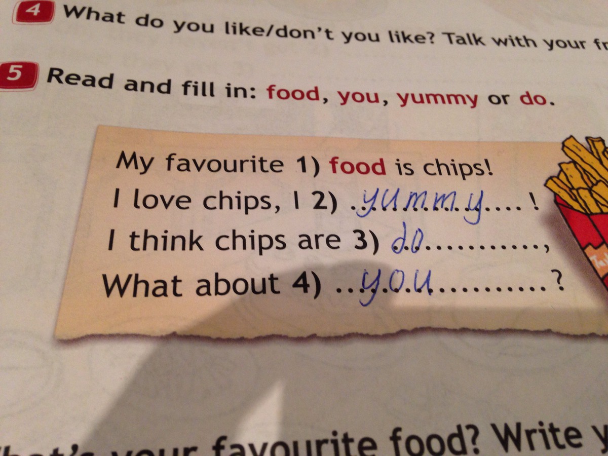 Переведи do you like. I Love Chips. Read and fill in перевод. What do you do перевод. Read and fill in food you yummy or do 3 класс.